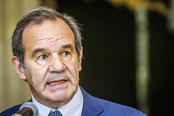 <p>Canciller Allamand y el Minsal aclararon ayer la posición de Chile . Foto: Agencia Uno </p>