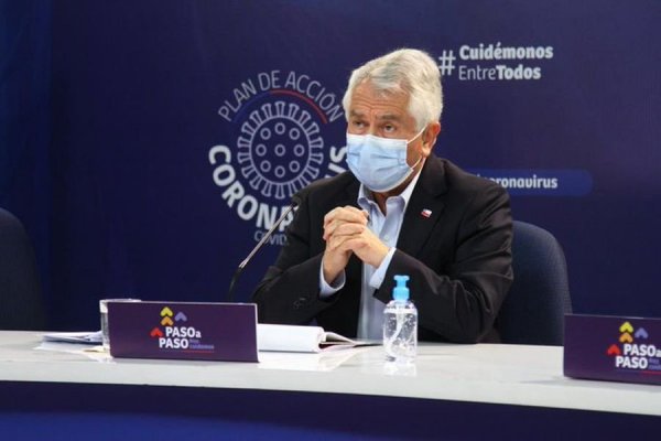 <p>¿Extranjeros pueden venir a vacunarse a Chile? Minsal clarifica quiénes recibirán la dosis</p>