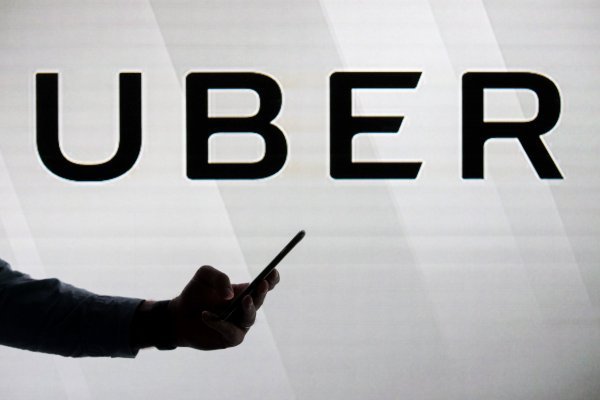 Uber tendrá que considerar a sus conductores como “empleados” en Reino Unido