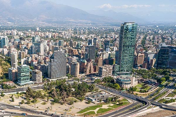 Chile cerró 2020 con la menor vacancia de oficinas de América Latina, pero seguirá al alza