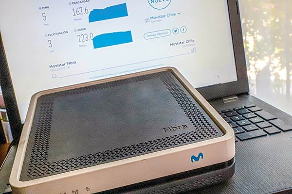 ¿Quién es KKR, el gigante que se asoció con Movistar para el negocio de fibra óptica?