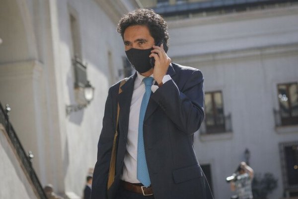 <p>Briones se suma a debate por impuestos a la minería y propone "una arista distinta"</p>