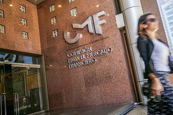 El equilibrio de poderes en la nueva estructura organizacional de la CMF con twin peaks