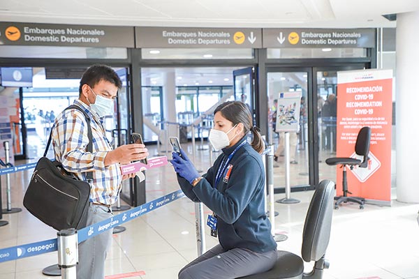 Gremio mundial de aerolíneas inicia gestiones para que Chile se sume a pasaporte sanitario