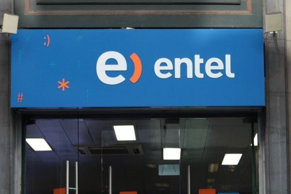 Fitch destaca crecimiento rentable de Entel en Perú y diversificación de servicios en Chile de cara al 5G
