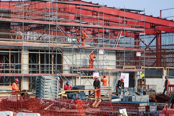 Constructoras garantizan trabajo para los próximos años con alzas en saldo de obras a ejecutar