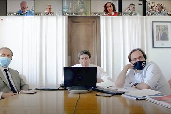 Hacienda no descarta nuevas medidas de apoyo ante arremetida opositora