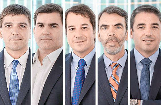 Alfredo Herz, socio y director de inversiones. Rodrigo Bustamante, socio y gerente general. Carlos Larraín, director y socio. Óscar Ebel, director y socio. Pedro Pablo Larraín, presidente ejecutivo y socio.