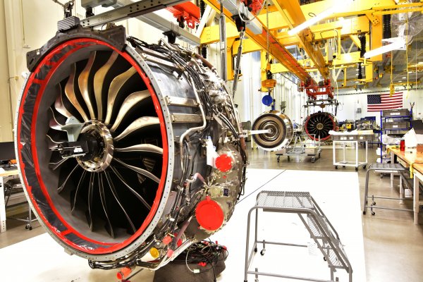 GE vende negocio de arriendo de aviones a su rival AerCap y apuntan a remodelar un mercado golpeado por el Covid-19
