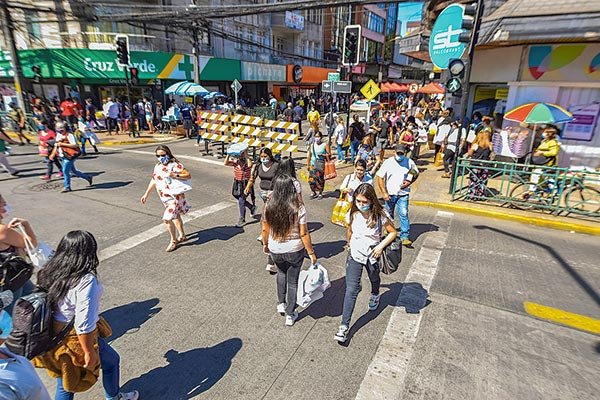 Históricas bajas registraron ventas presenciales del comercio en Valparaíso, La Araucanía y Biobío