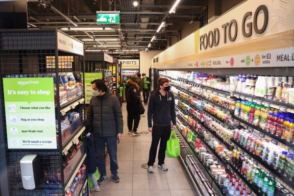 El silencioso camino de Amazon para construir una cadena de supermercados durante la pandemia