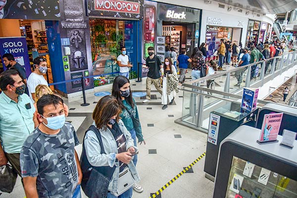 Región Metropolitana a fase 2: Mercado anticipa cuánto golpeará la medida a la actividad del mes