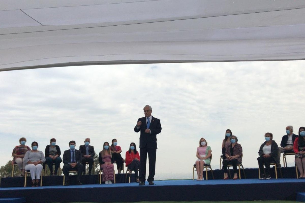 <p>Piñera anuncia nuevos beneficios a la clase media y considera un bono de entre $ 400 mil y $ 600 mil</p>