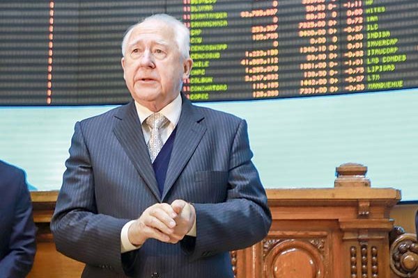 Horst Paulmann estaría en el sur de Chile tras salir de la clínica