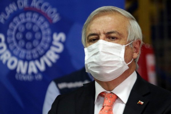 Mañalich por Isapres: "Nuevamente se debería postergar alza de planes"