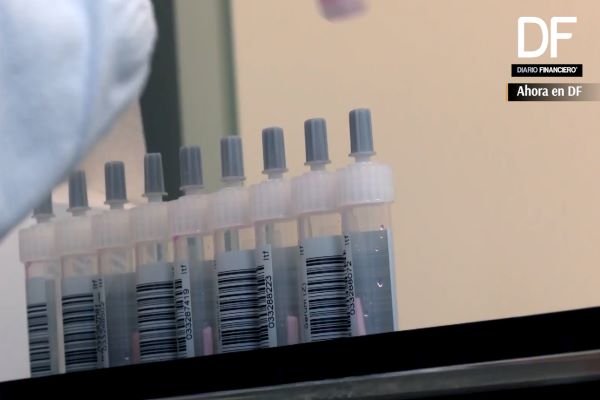 <p>Ahora en DF| Sinovac y Sinopharm estudian la posibilidad de administrar una tercera dosis contra nuevas cepas del Covid-19</p>