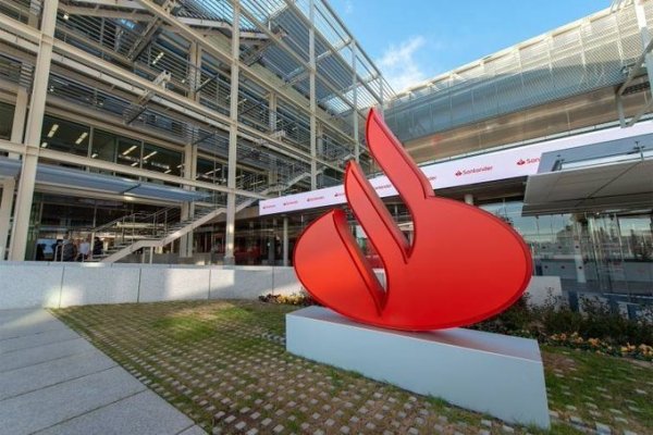 Santander expande sus operaciones en Miami y compra negocio de banca privada a filial de Crédit Agricole