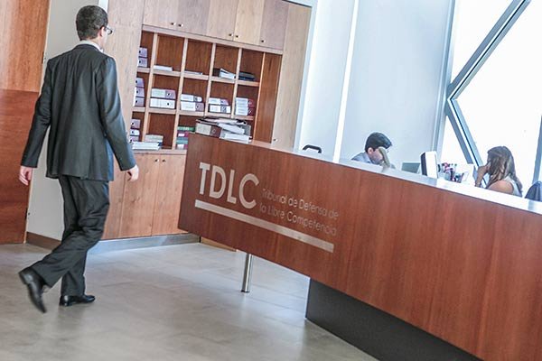 TDLC rechaza demanda de taxistas contra Uber, Cabify e Easy Taxi por conductas abusivas