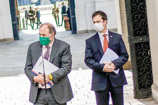 Como el año pasado, ayer el presidente de los empresarios, Juan Sutil, y el ministro Palacios hablaron en conjunto ante la prensa.