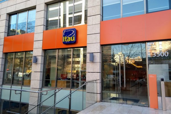 Itaú Chile confirma a sus accionistas que no repartirá dividendos tras resultados negativos que dejó 2020