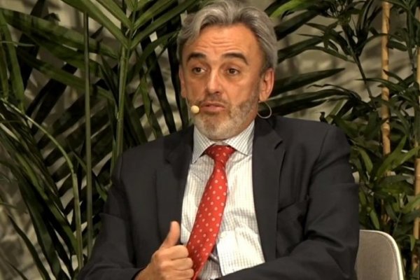 Gigante español de infraestructura asegura que Chile es el mejor país para invertir en la región y "saldrá una buena Constitución"