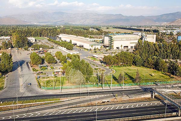 Aceros AZA impulsa plan de inversión para potenciar reciclaje en su planta de Colina