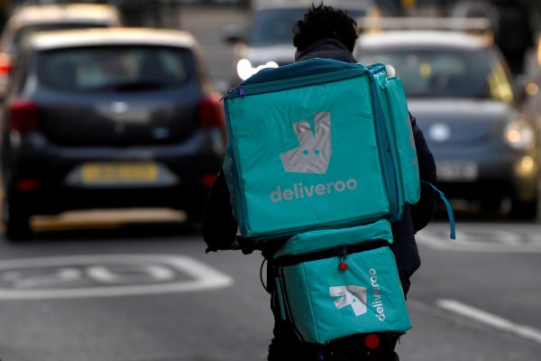 Deliveroo apunta al mayor debut en la bolsa de Londres en una década