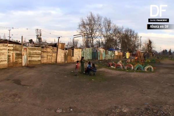 <p>Ahora en DF| Familias que viven en campamentos aumentaron en un 73% entre 2019 y 2021</p>