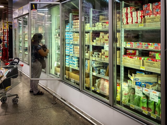 <p>Ventas minoristas en la RM se desaceleran en febrero ante caída de la actividad en supermercados</p>