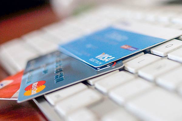 Mercado de tarjetas de crédito se contrajo casi 20% en 2020 por Ley Antifraudes