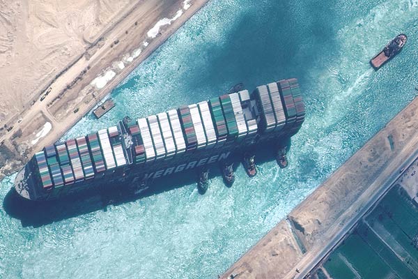 Logran desbloquear el Canal de Suez, pero impacto será duradero