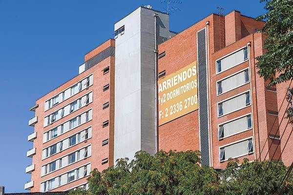 Inversionistas ahora apuestan por renta residencial en regiones por alza de precios de terrenos en Santiago
