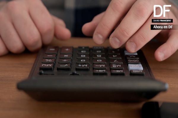 <p>Ahora en DF| ¿Qué significa que la deuda pública cerrara el 2020 con un 32,5% del PIB?</p>
