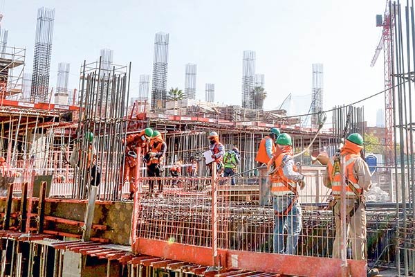 Mercado laboral sigue bajo presión y tasa de desempleo completa su décimo mes sobre 10%