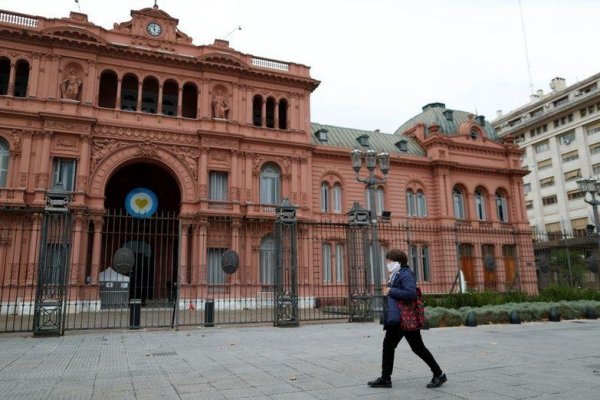 Pobreza en Argentina sube a 42% tras recesión histórica