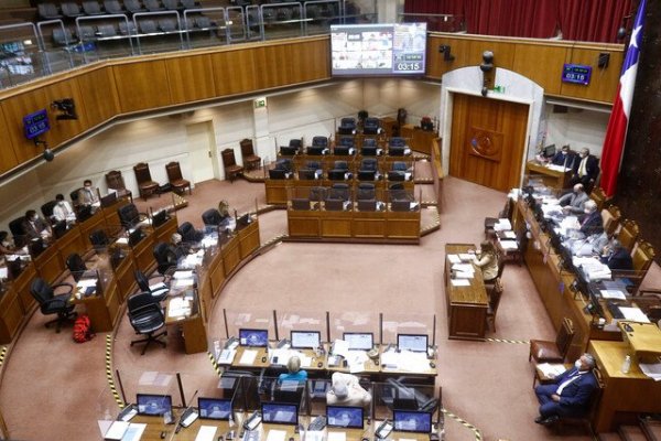 Sigue discusión en el Congreso de paquete de ayuda clase media, pero se rechaza artículo de compatibilidad de beneficios