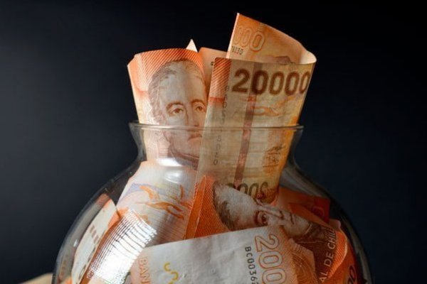 <p>Costo de la mano de obra se recupera a niveles pre pandemia, mientras que los salarios de los chilenos siguen estancados</p>