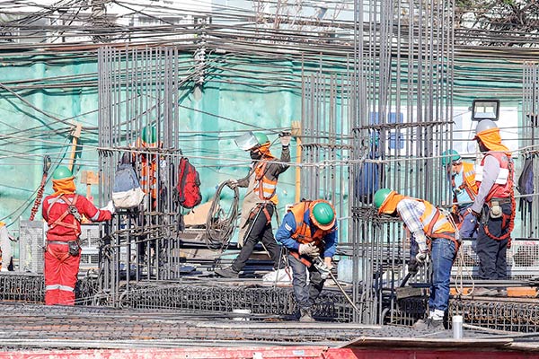 Construcción se resiste al Covid-19: Gremio calcula las obras que están operando en zonas con cuarentena