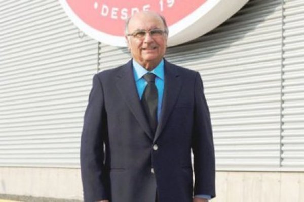 El empresario Manuel Fernández fue galardonado con la medalla al mérito Abate Molina 2020