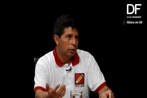 <p>Ahora en DF| El candidato presidencial Pedro Castillo dispara contra Falabella y Latam</p>