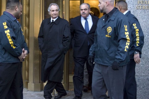 Bernard Madoff, muere a los 82 años en la cárcel.
