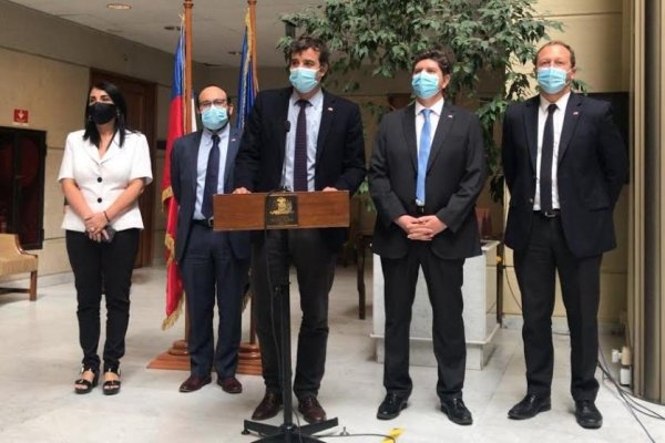Gobierno sincera que hasta el momento no se ha alcanzado acuerdo con el oficialismo para permitir giros desde el Seguro de Cesantía