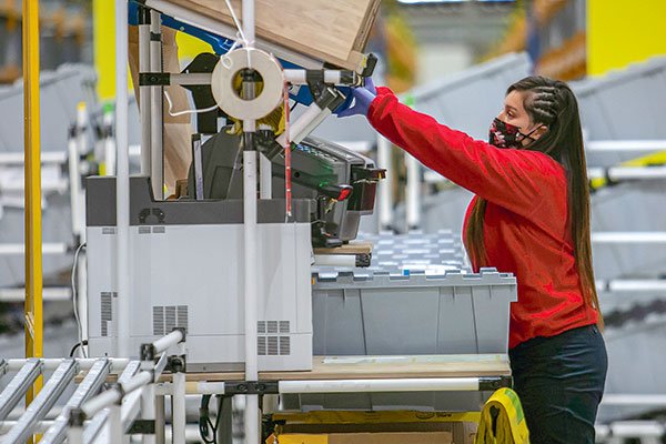 Subsidios al empleo: gobierno ha gastado sólo un 12,2% de los US$ 2.000 millones destinados