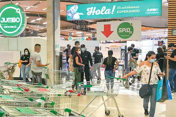 La compañía lanzó un nuevo formato de tiendas de conveniencia, el que inicialmente es virtual (a través de Internet), pero luego sumará locales a la calle. Foto: Julio Castro