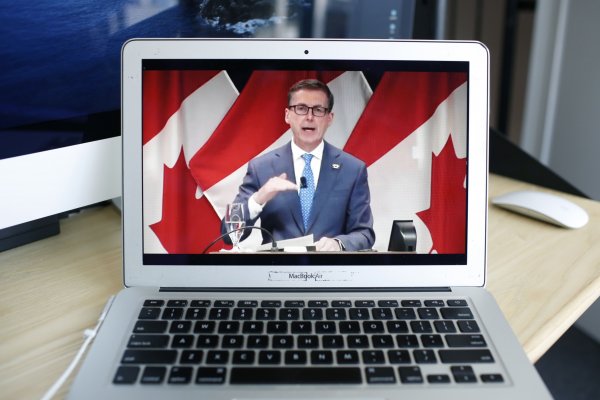 Banco de Canadá se convierte en primer banco central en dar señales de que comenzará a retirar el estímulo
