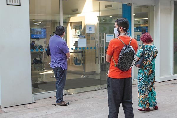 Isapres reportan millonarias pérdidas a marzo por aumento de licencias médicas y reactivación de prestaciones