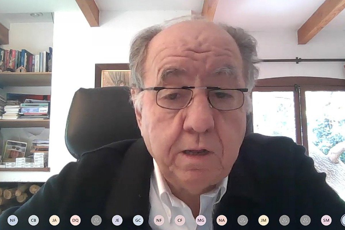 <p>Juan Eduardo Errázuriz, presidente de Enaex, encabezando la junta de accionistas.</p>