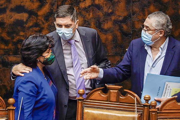 Horas clave vive tercer retiro tras ser aprobado por el Senado y en medio de tensión en el Gobierno