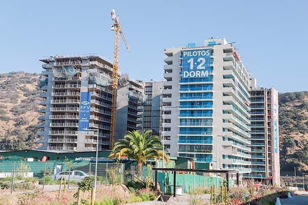 Permisos de edificación retroceden y se duplica tiempo de tramitación por efectos de la pandemia