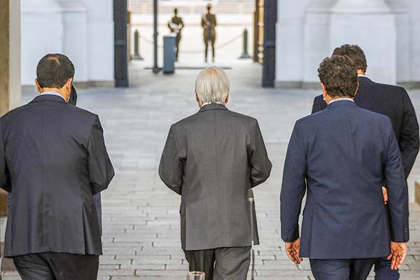 Un comité político “de administración” para los 11 meses que vienen